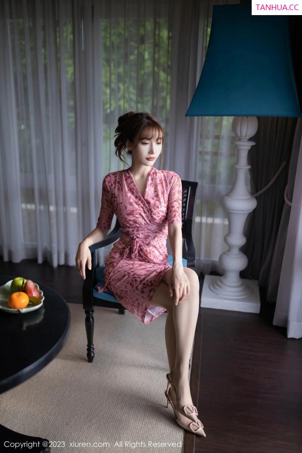 陆萱萱  [XiuRen]高清写真图 2023.10.12 No.7501 陆萱萱 美腿丝袜第7张图片
